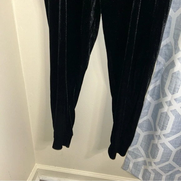 Boohoo high waisted pull on velour pants - Picture 3 of 4